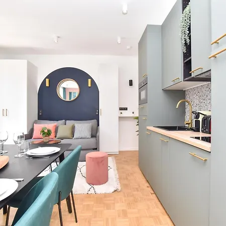 Apartman Charming And Cosy Flat Next To The Eiffel Tower *