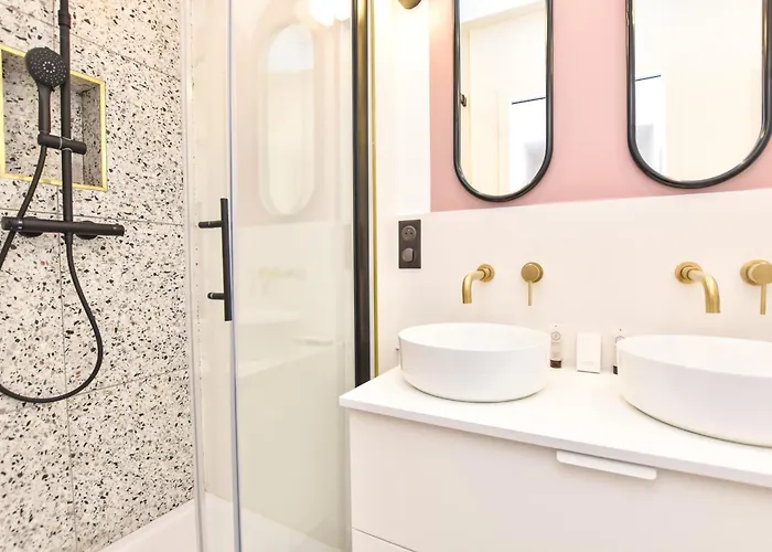 Charming And Cosy Flat Next To The Eiffel Tower