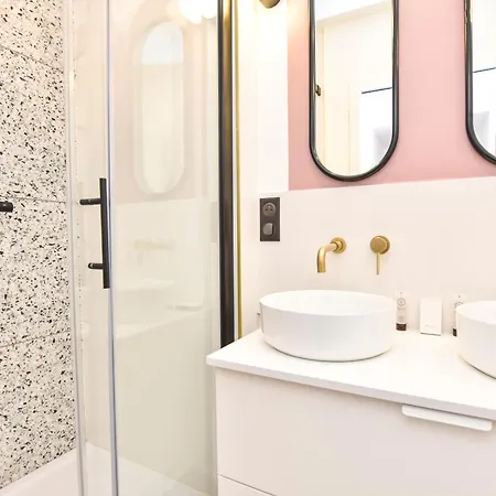 Charming And Cosy Flat Next To The Eiffel Tower